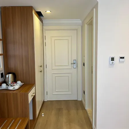 By Niluefer Hotel 3*